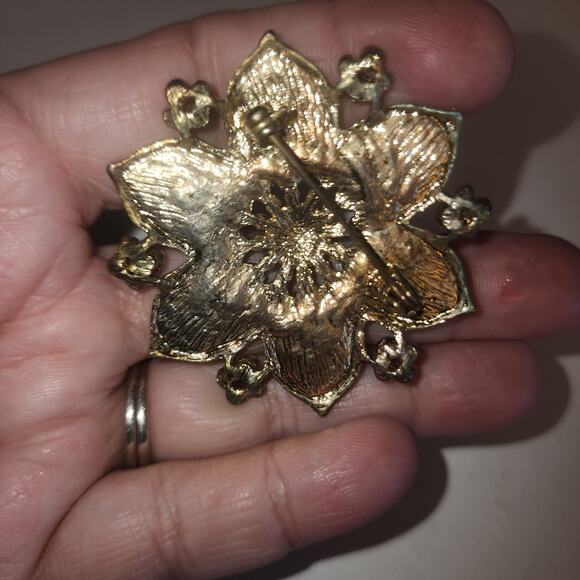 VINTAGE EUC MULTICOLOR RHINESTONE CABOCHON GOLD TONE BROOCH - Picture 3 of 3